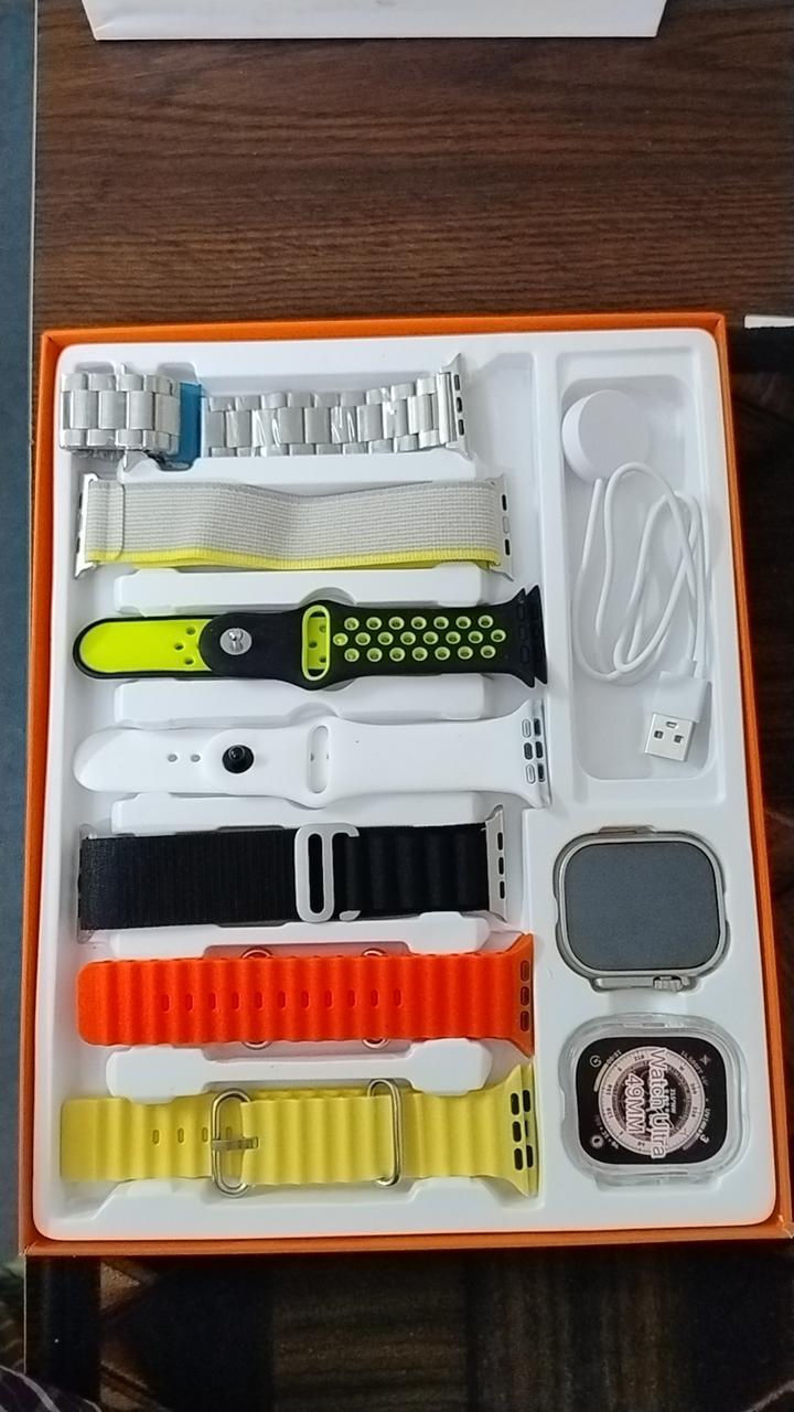 S100 Smart watch with 7n straps and case